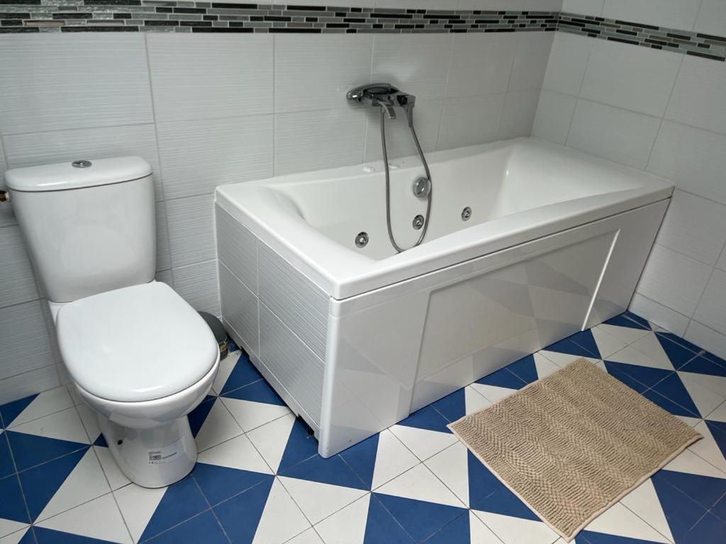 Suits & Luxury Appart Paris Montreuil Montreuil  Buitenkant foto