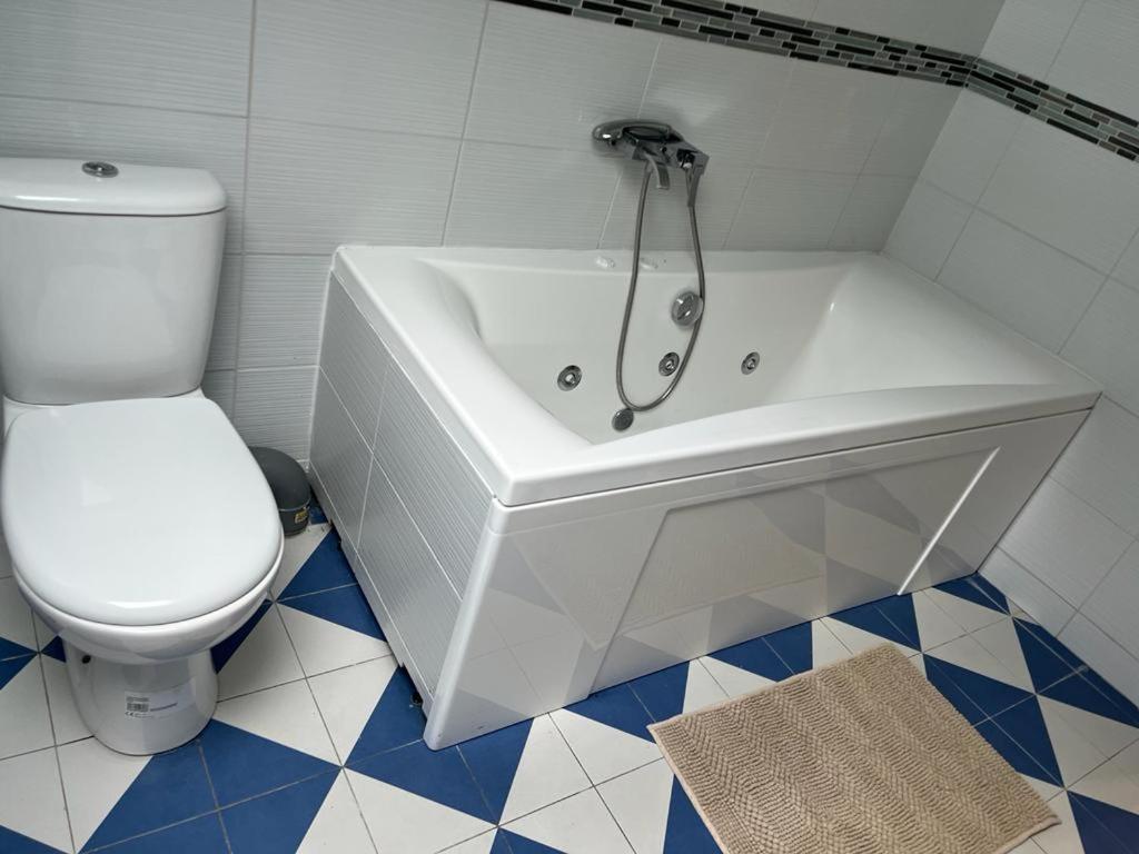 Suits & Luxury Appart Paris Montreuil Montreuil  Buitenkant foto